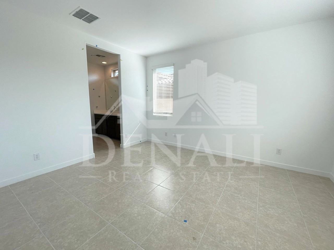 11682 N 188th Dr - Photo 6 of 9