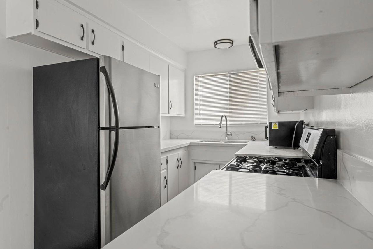 1513 S 2nd Ave #8 - Photo 3 of 21