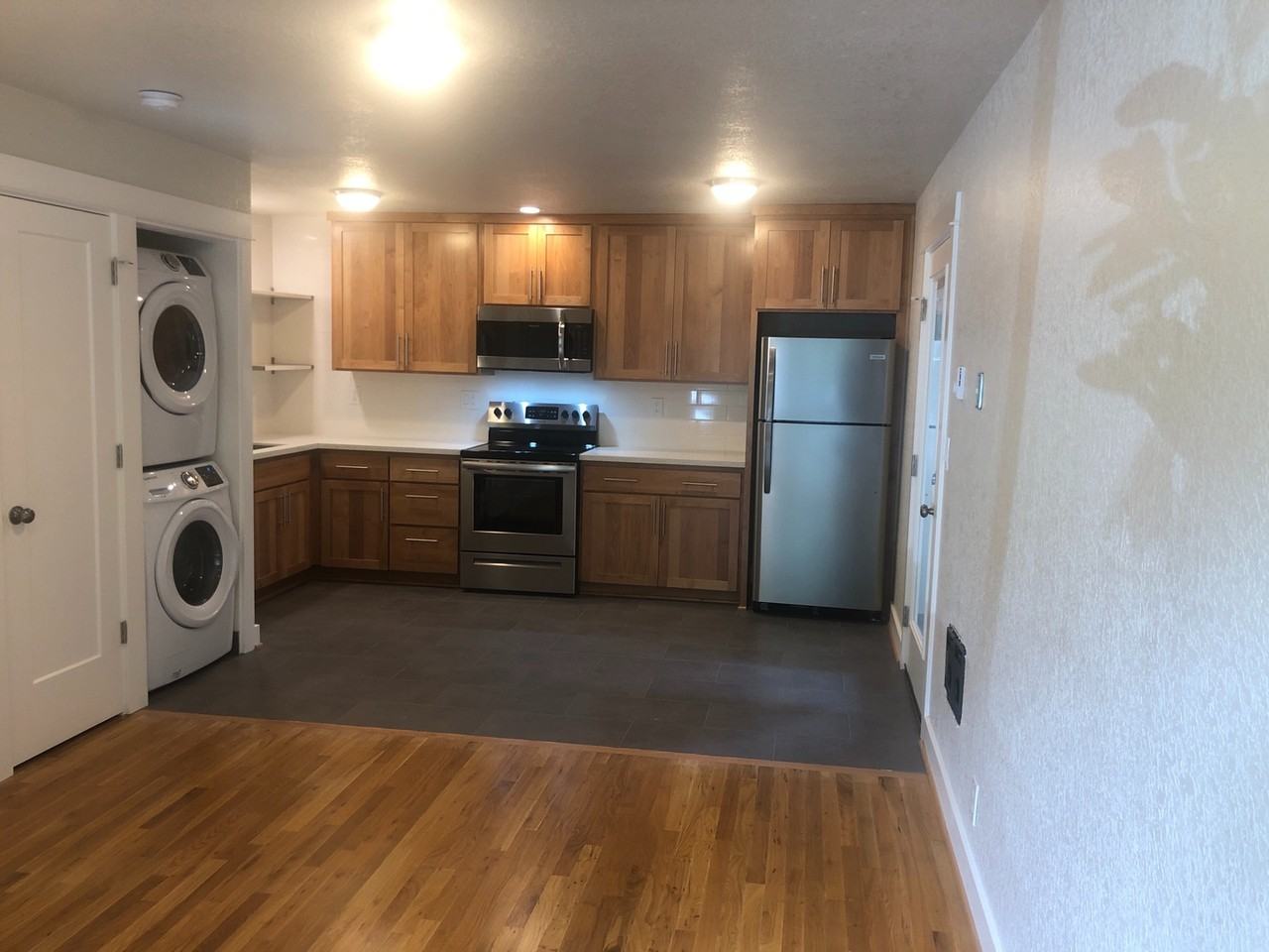 2730 Se 16th Ave - Photo 7 of 31