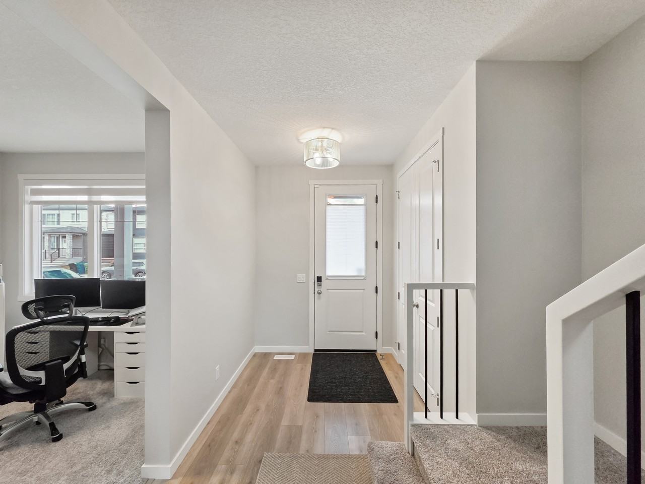 43 Creekview Common SW, Calgary, AB - Photo 4 of 35