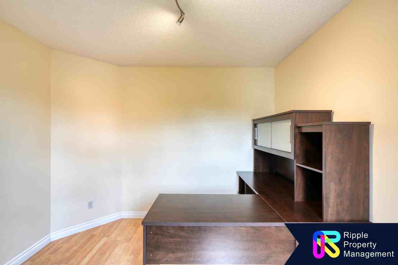 44 Bridlewood Gardens SW, Calgary - Photo 7 of 28