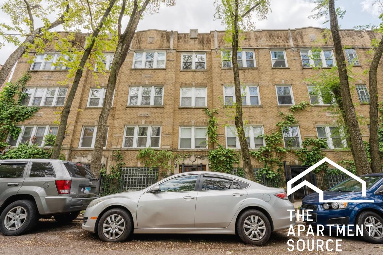 3521 W Argyle St #1 - Photo 7 of 9