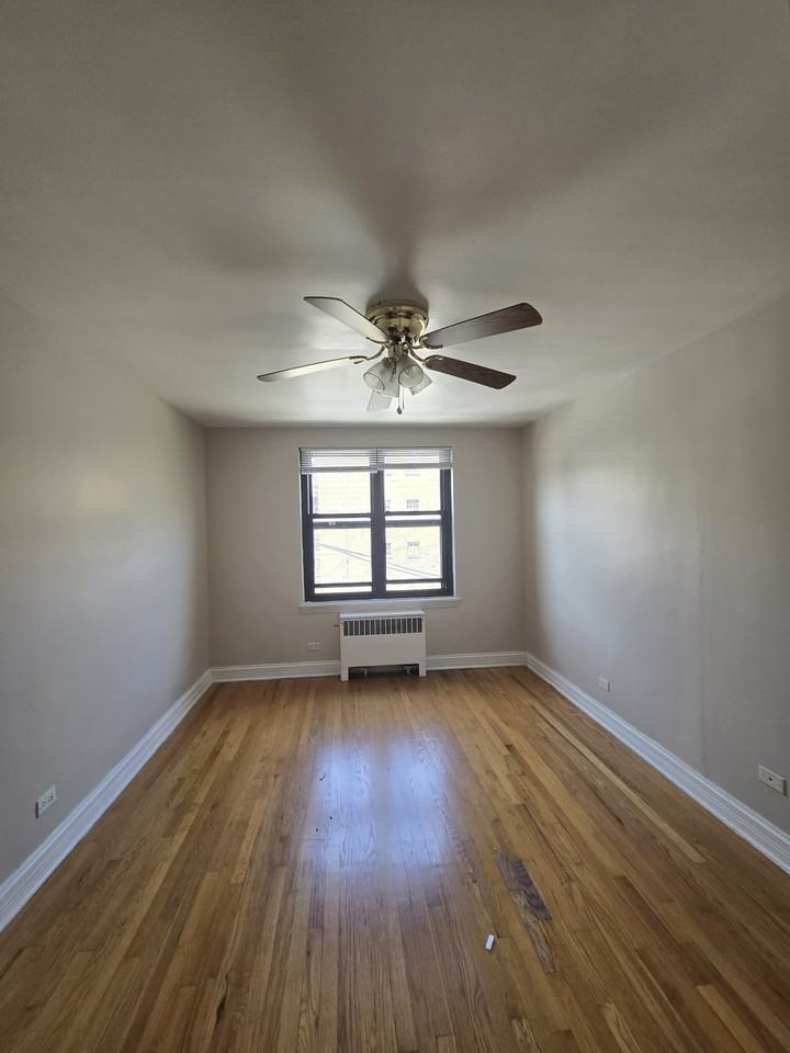 7322 N Ridge Blvd #3W - Photo 2 of 6
