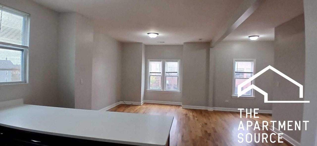 3614 W Mclean Ave #2 - Photo 4 of 17