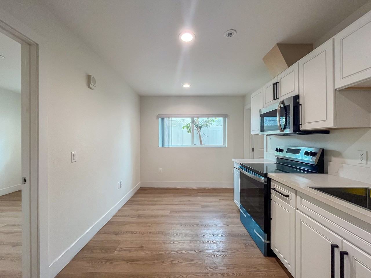 1627 E 92nd St - Photo 3 of 28