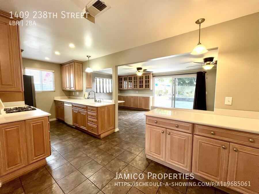 1409 238th St - Photo 3 of 28