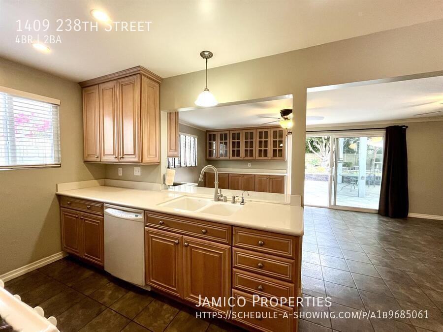 1409 238th St - Photo 5 of 28