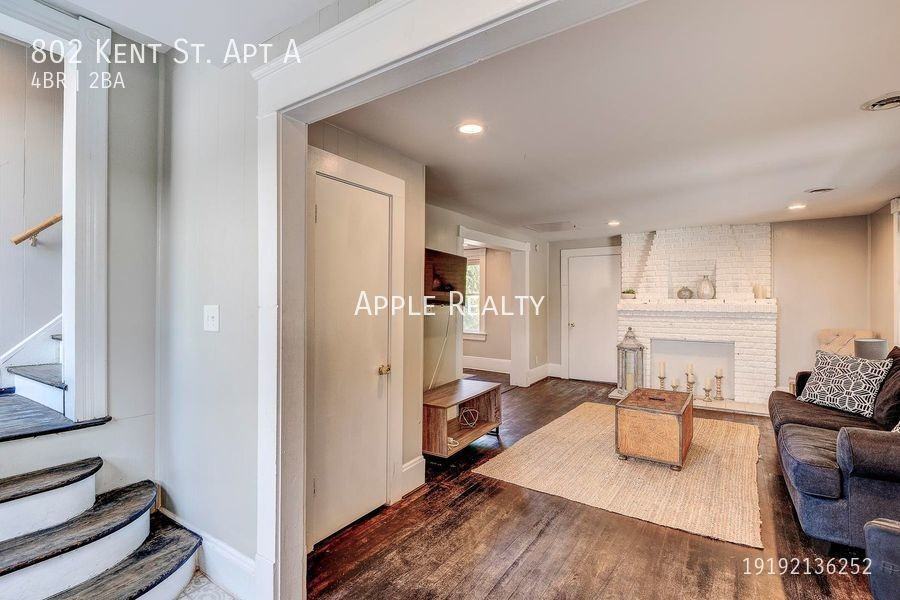 802 Kent St Apt A - Photo 2 of 33