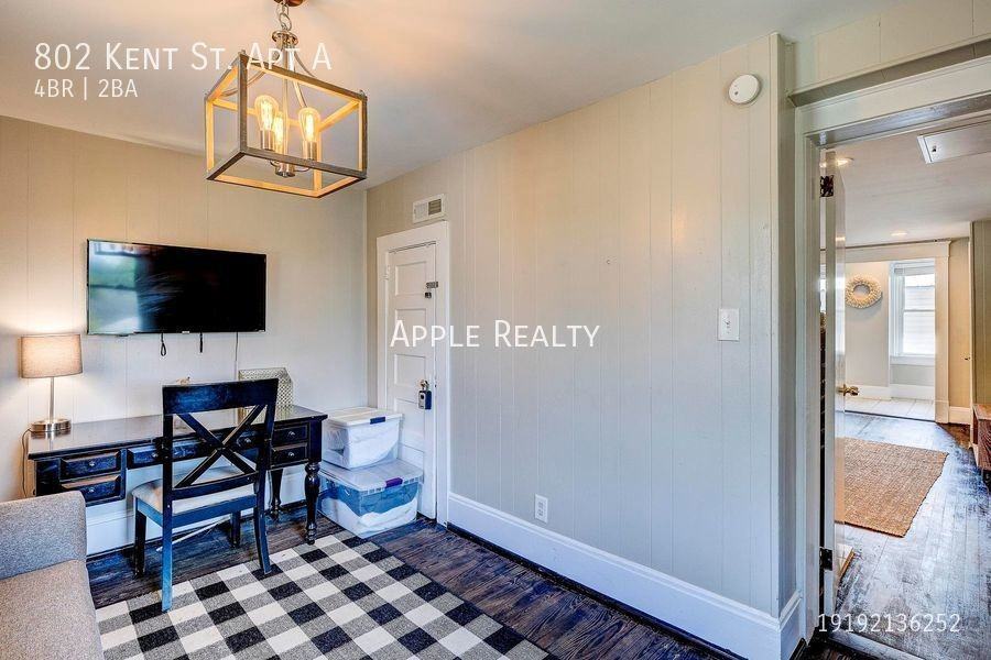 802 Kent St Apt A - Photo 7 of 33