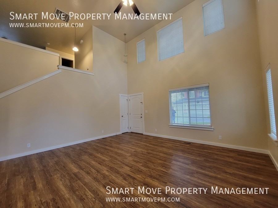 1236 E Pisa St - Photo 4 of 26