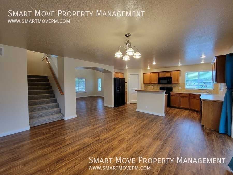 1236 E Pisa St - Photo 7 of 26