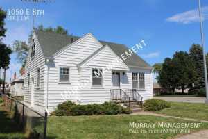 featured image of 1050 E 8th St