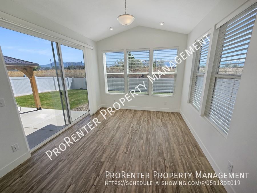 3111 S Edgewater Cv - Photo 7 of 26
