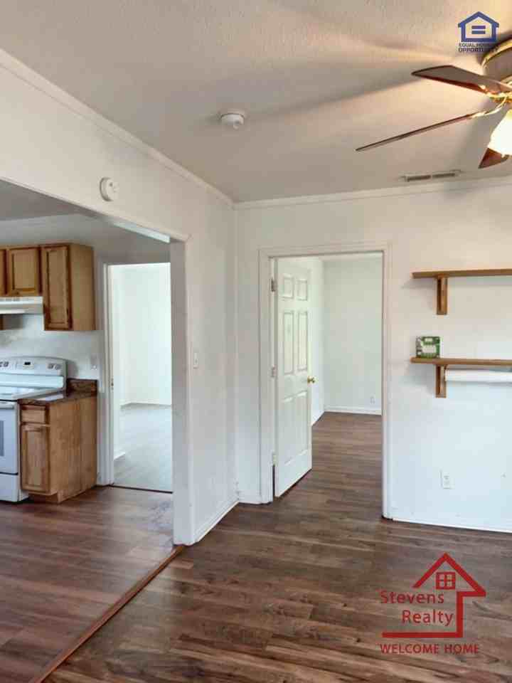 3617 Rogers Rd - Photo 7 of 20