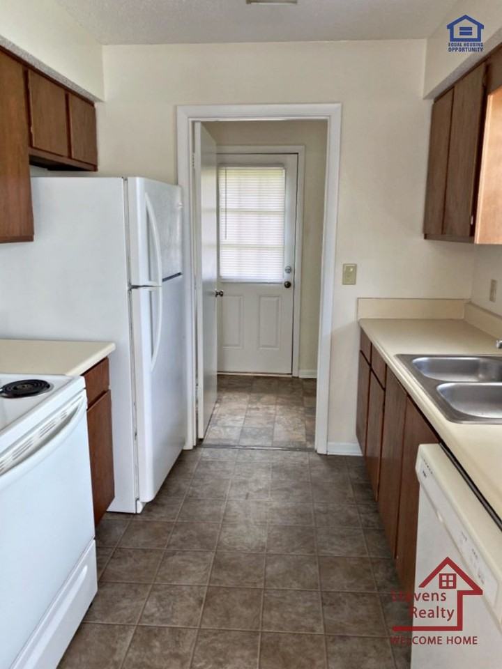 445 Oriole Dr #M13 - Photo 6 of 11