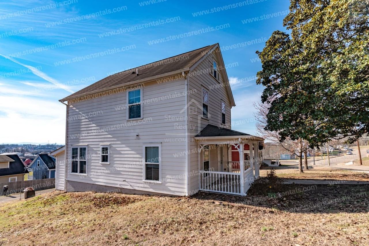 800 Knoxville College Dr - Photo 5 of 41