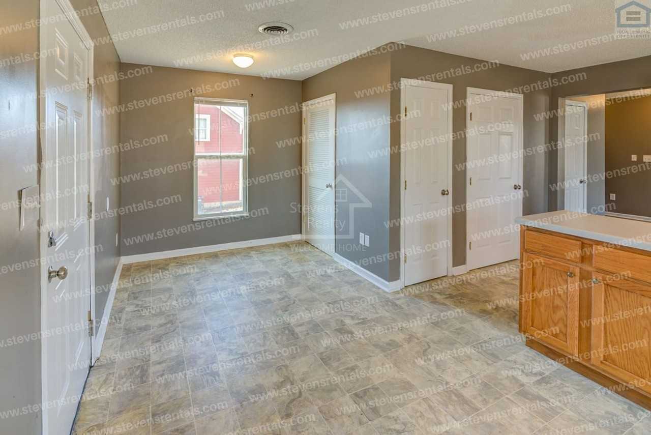 800 Knoxville College Dr - Photo 6 of 39