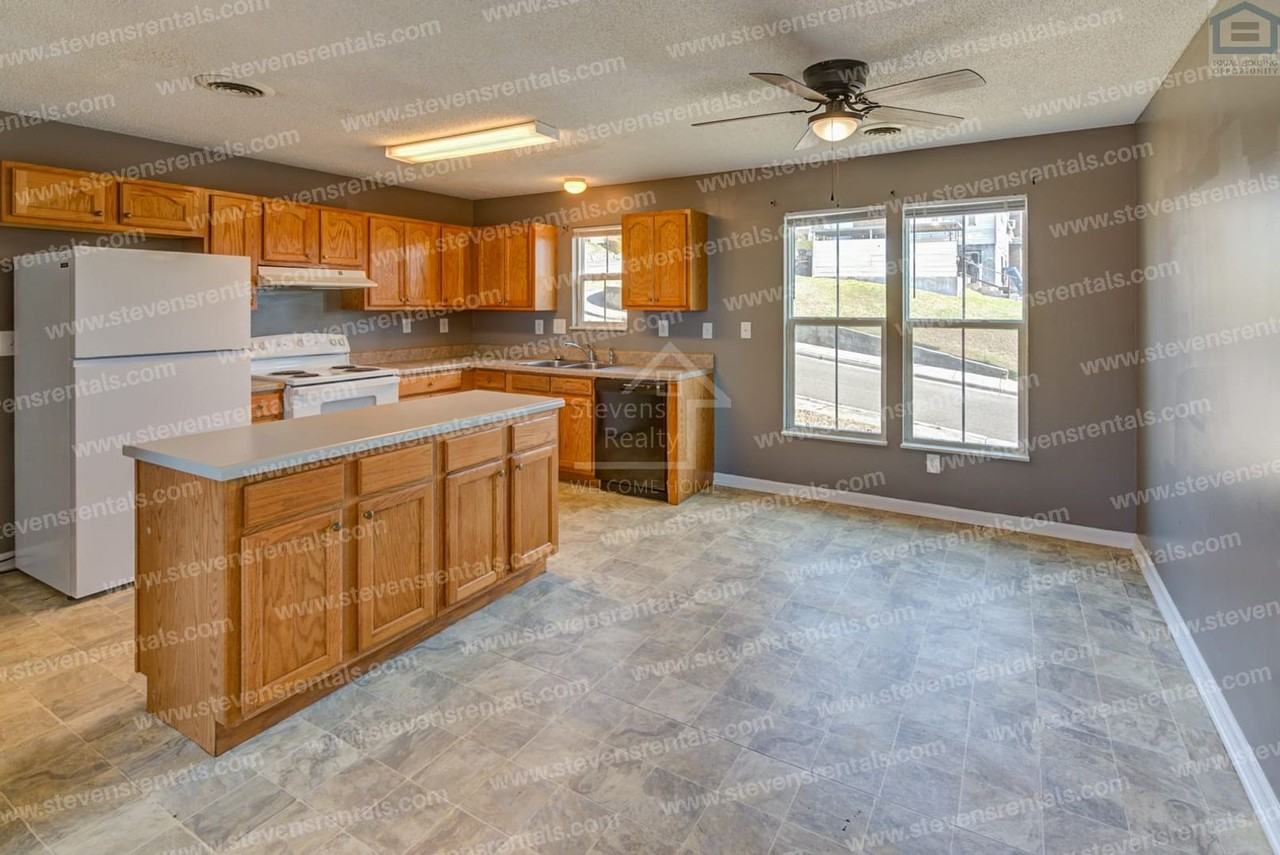800 Knoxville College Dr - Photo 2 of 39