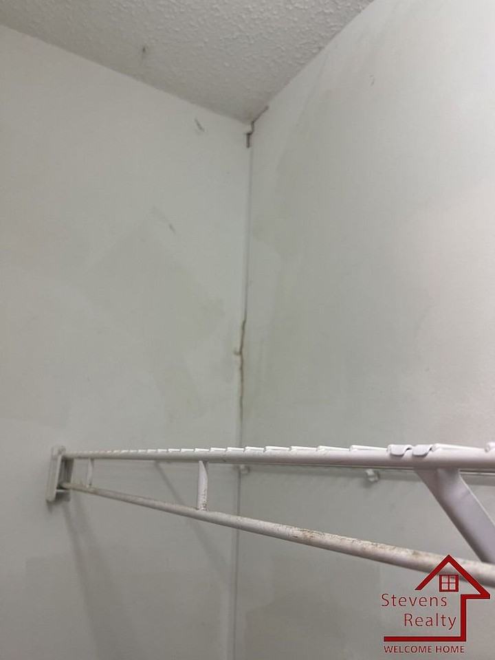 175 East Ave #4 - Photo 5 of 11
