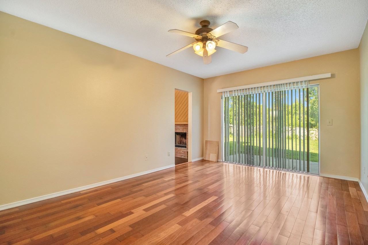 110 N Deerwood Ave - Photo 7 of 18