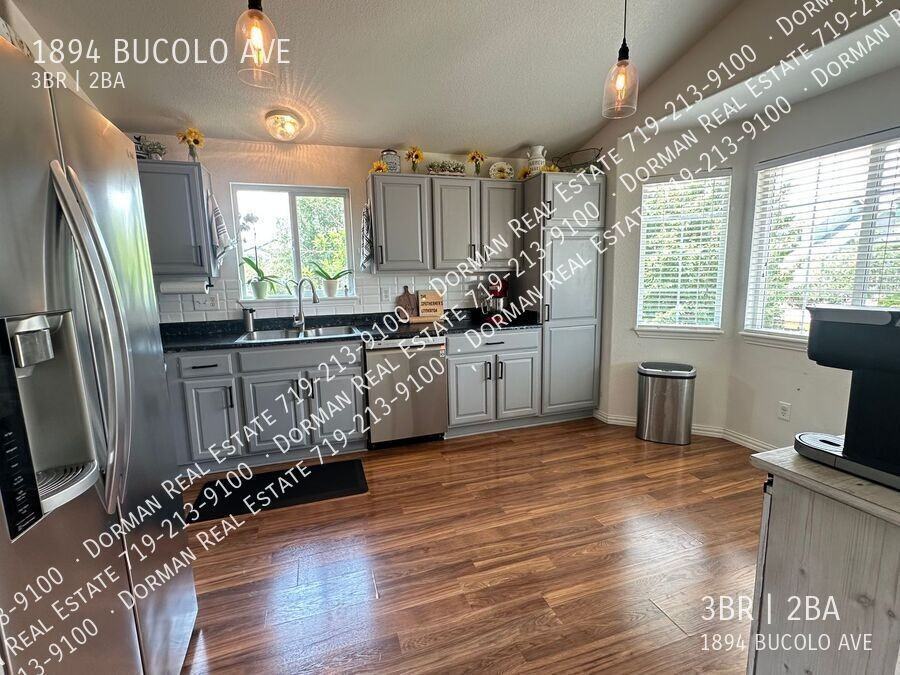 1894 Bucolo Ave - Photo 7 of 20