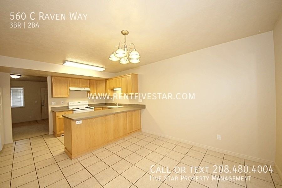 560 Raven Way Apt C - Photo 6 of 17