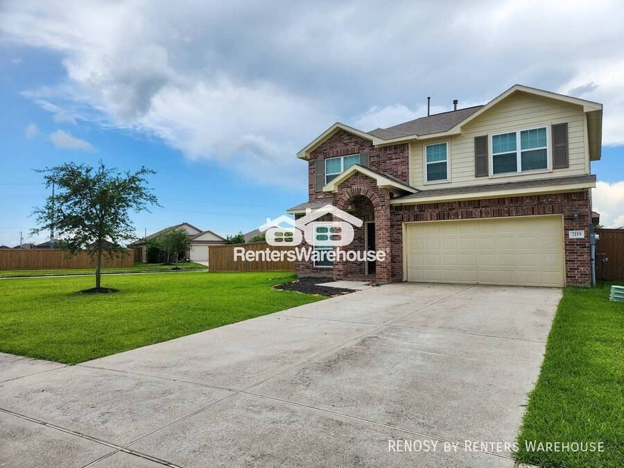 2119 Del Mar Dr - Photo 2 of 26