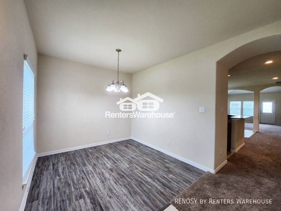 2119 Del Mar Dr - Photo 4 of 26