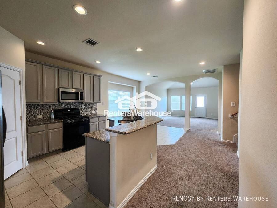 2119 Del Mar Dr - Photo 5 of 26