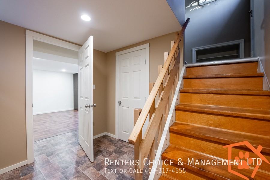 1013B Stafford Dr N - Photo 4 of 11