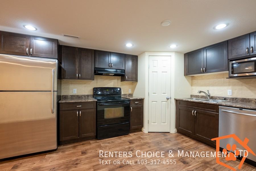 1013B Stafford Dr N - Photo 7 of 11