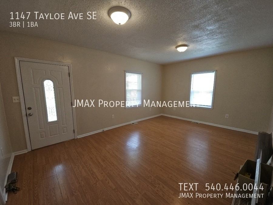 1147 Tayloe Ave Se - Photo 2 of 18