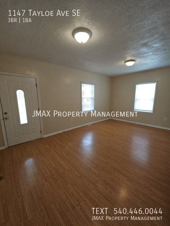 1147 Tayloe Ave Se - Photo 4 of 18