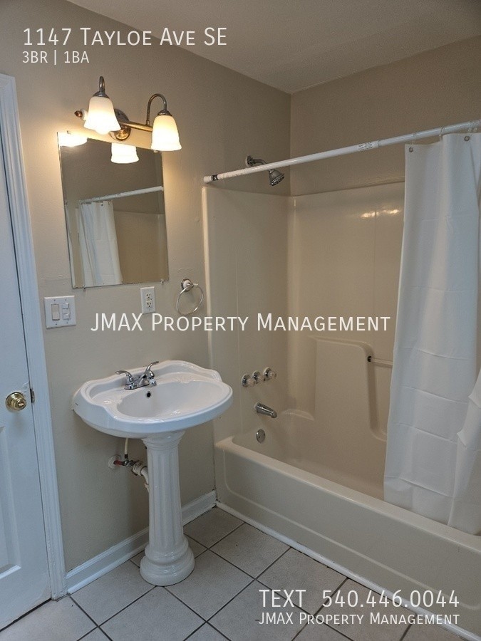 1147 Tayloe Ave Se - Photo 7 of 18