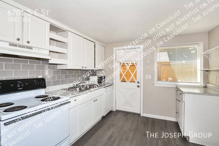 6701 S C St - Photo 5 of 12