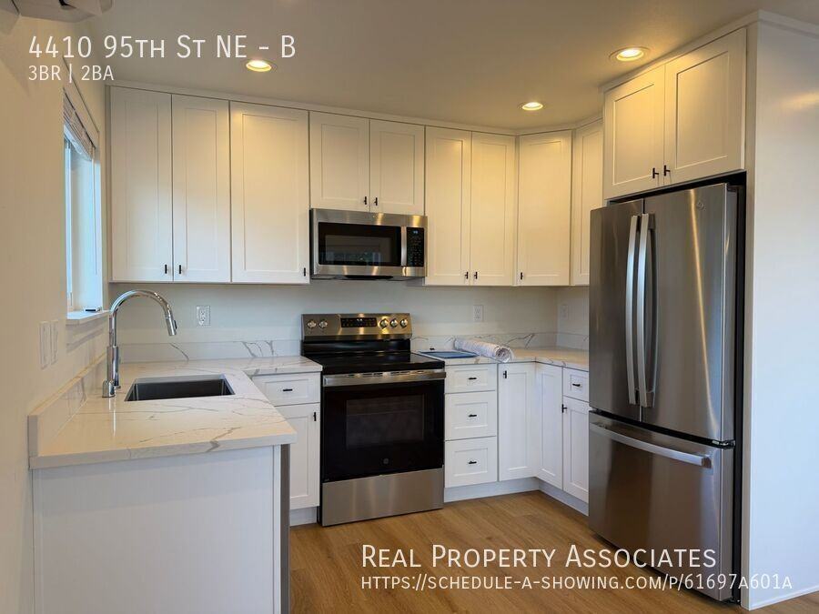 4410 95th St Ne #B - Photo 4 of 11