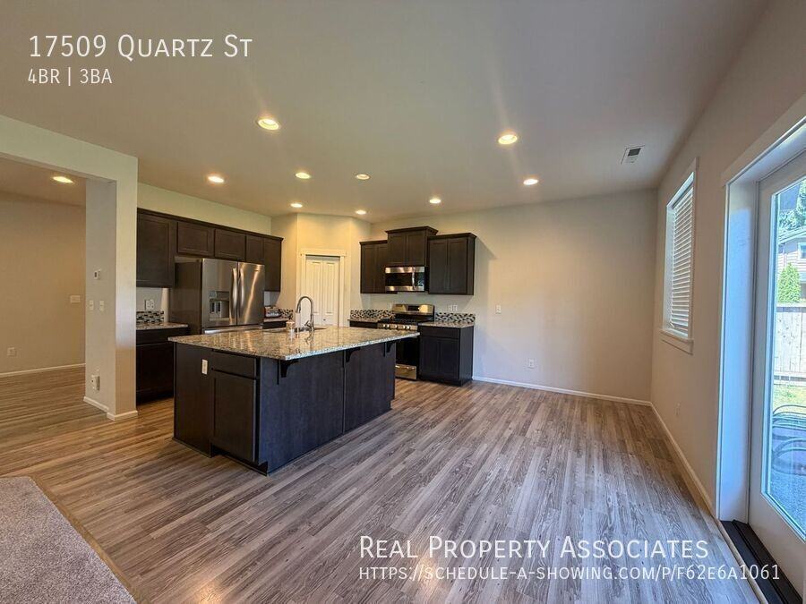 17509 Quartz St - Photo 5 of 22