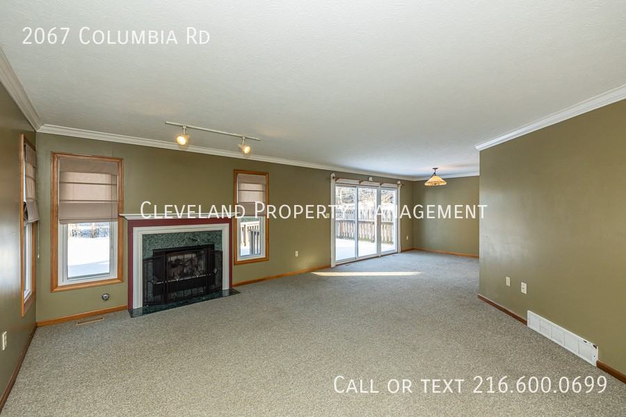 2067 Columbia Rd - Photo 5 of 33