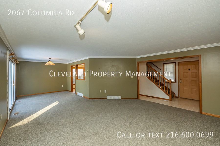 2067 Columbia Rd - Photo 6 of 33