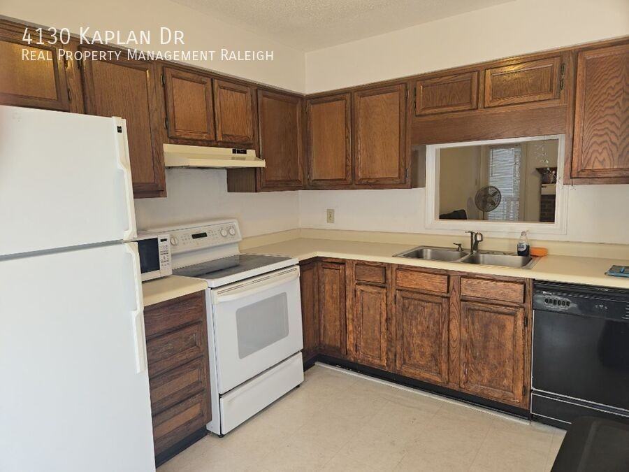 4130 Kaplan Dr - Photo 2 of 13
