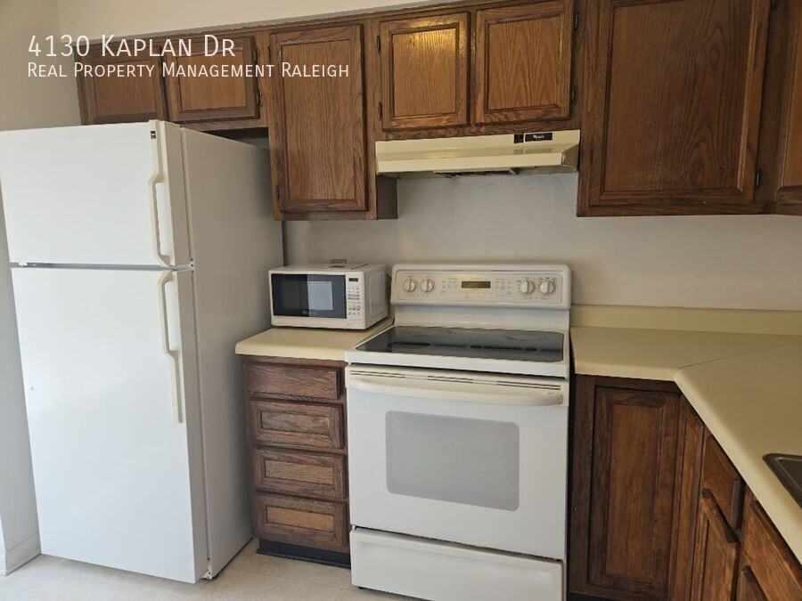 4130 Kaplan Dr - Photo 3 of 13