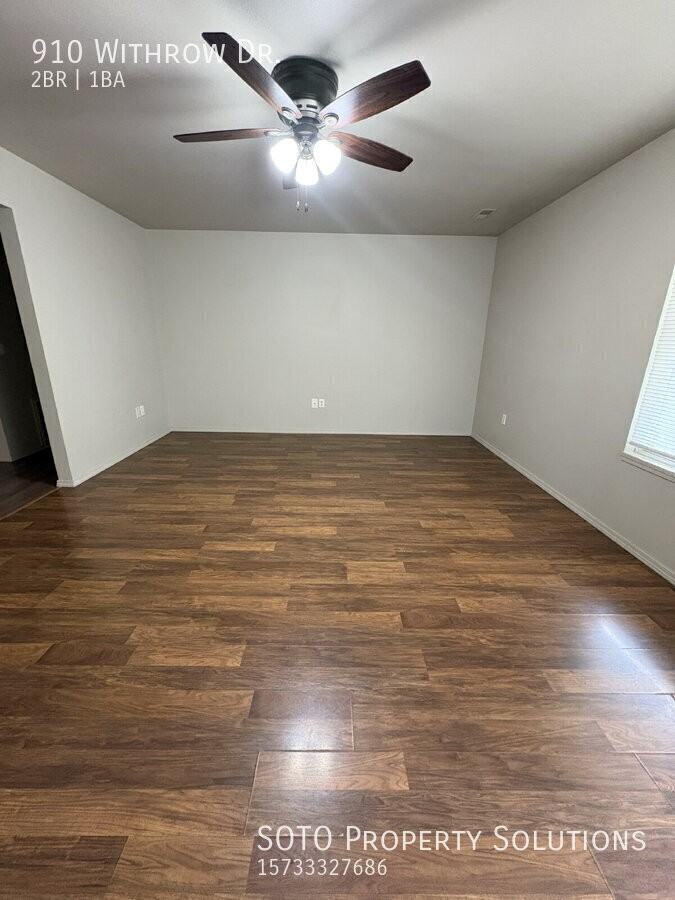 910 Withrow Dr - Photo 4 of 10