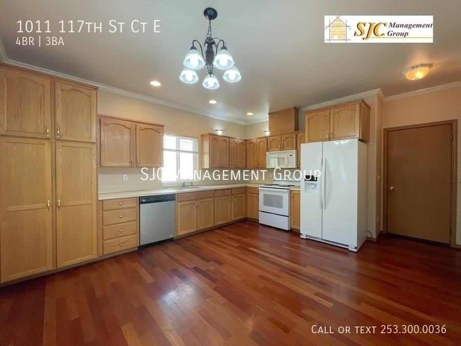 1011 117th Street Ct E - Photo 5 of 22