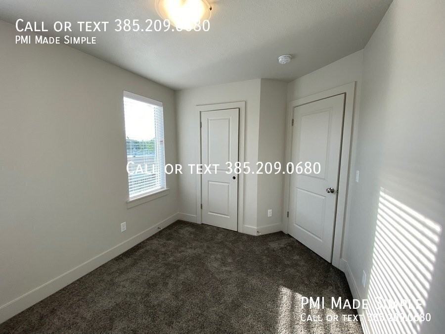 1041 E 1020 S - Photo 4 of 19