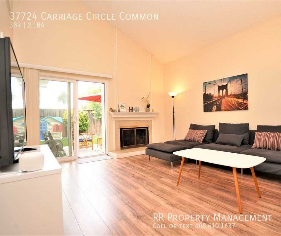 37724 Carriage Circle Cmn - Photo 2 of 18