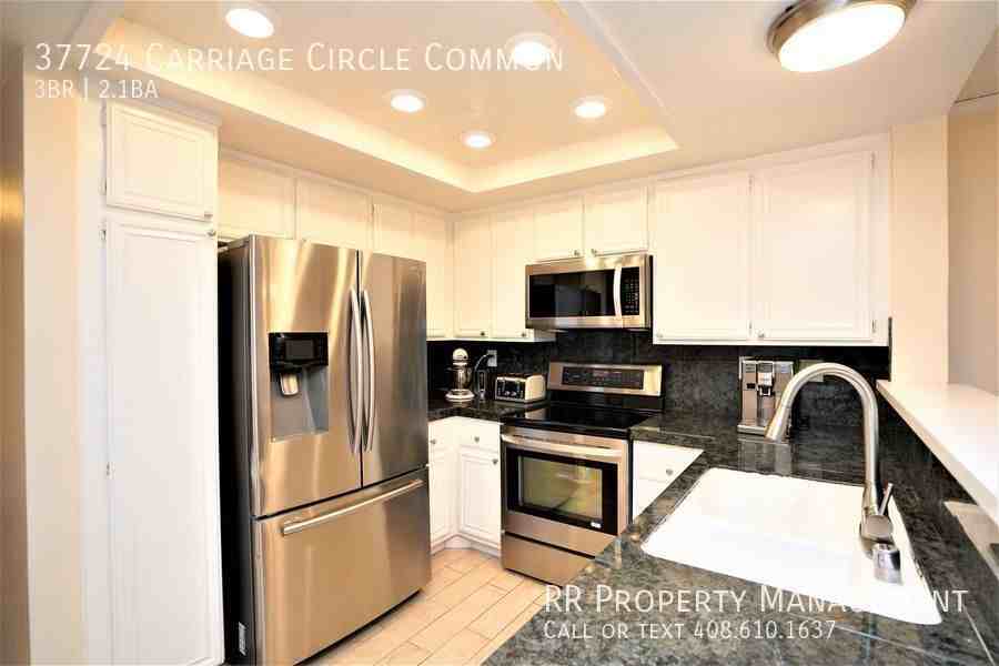 37724 Carriage Circle Cmn - Photo 5 of 18