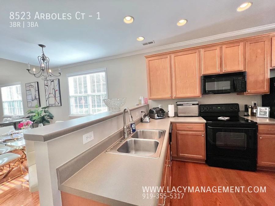 8523 Arboles Ct - Photo 5 of 26