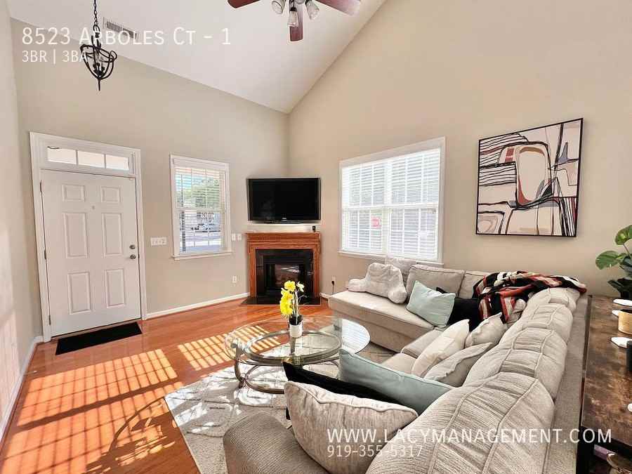 8523 Arboles Ct - Photo 6 of 26