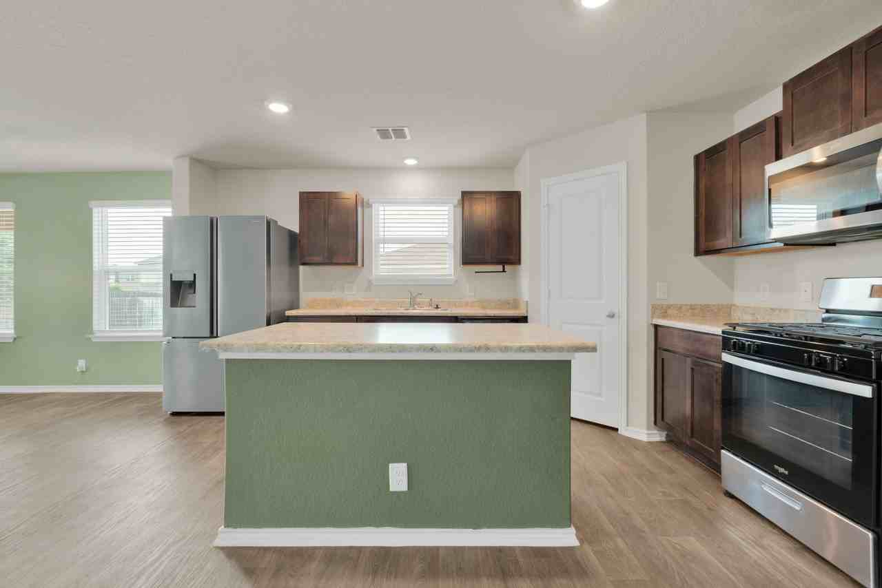 9570 Ranch Loop - Photo 3 of 32
