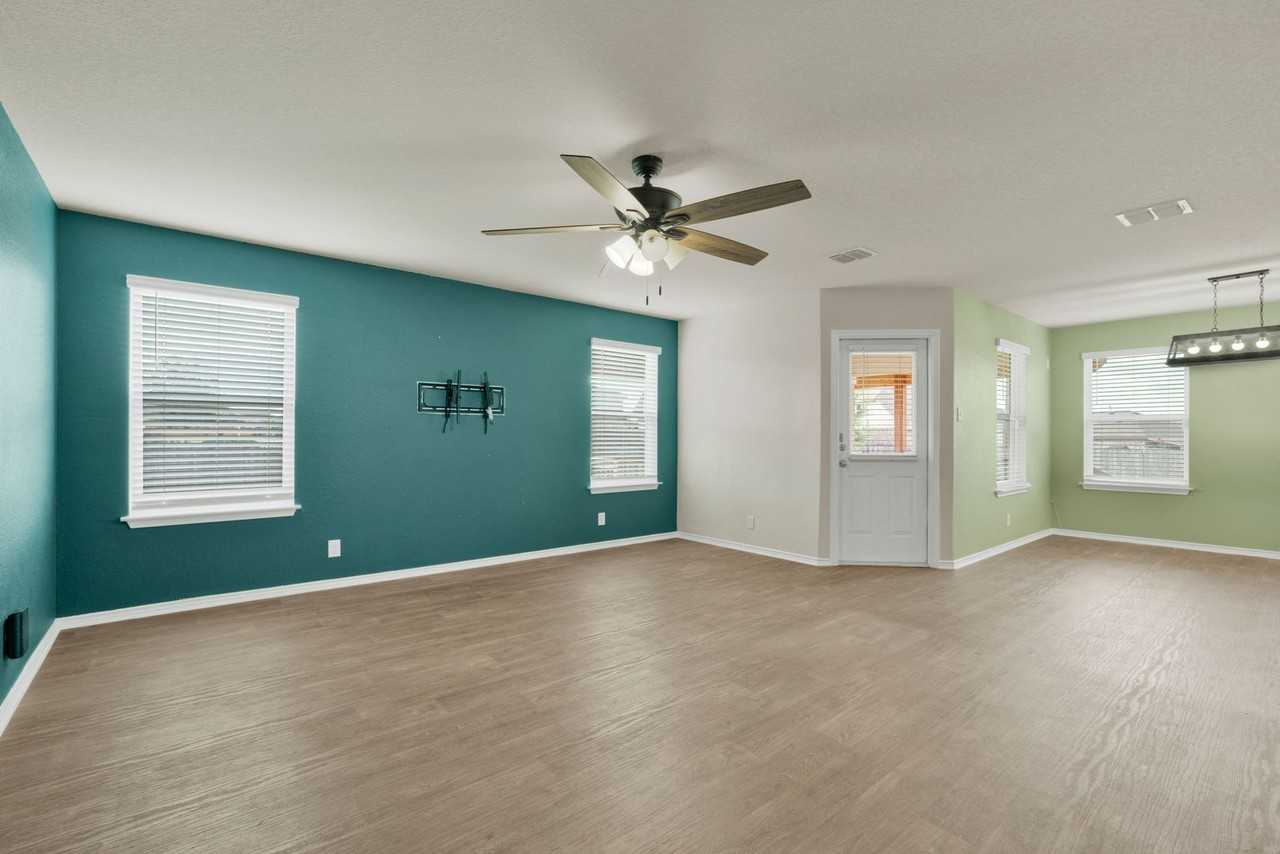 9570 Ranch Loop - Photo 7 of 32